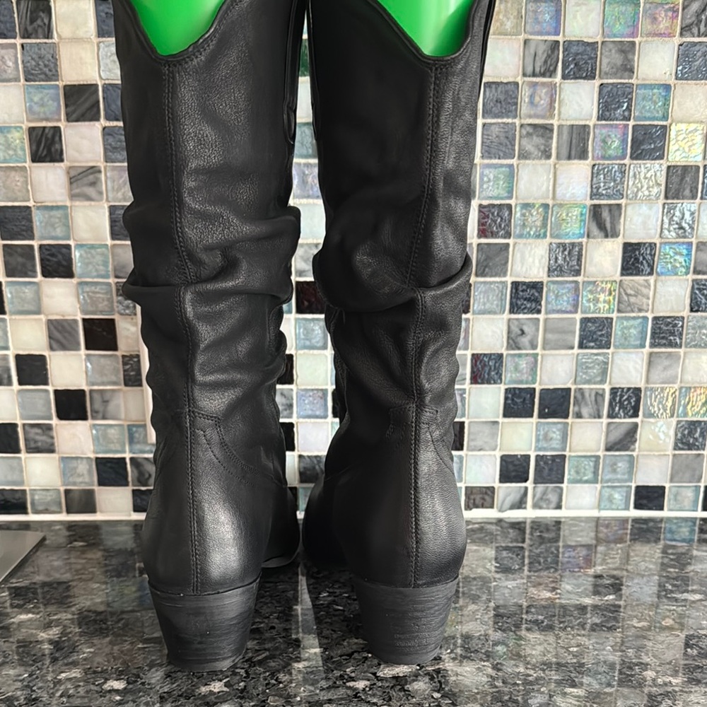 Black Heeled Boots with Knee High Design and Rounded Toe. Shavano style. - Picture 3 of 4
